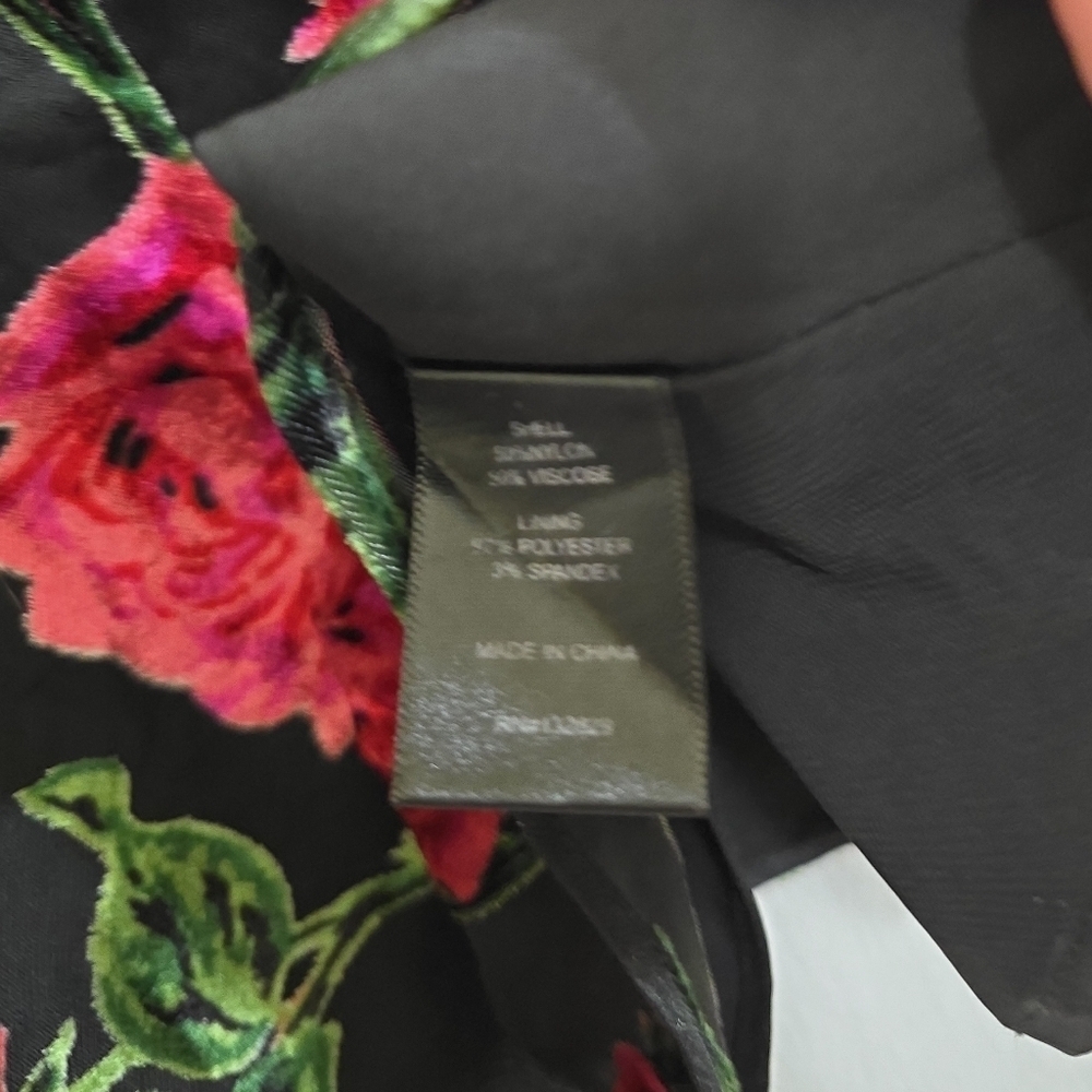 NWT NBD Harmony Cami Top in 90s Rose Floral Black and Pink - Picture 6 of 6